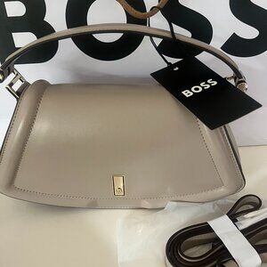 BOSS - ARIELL M - shoulder Bag in Grained soft leather - Brand new